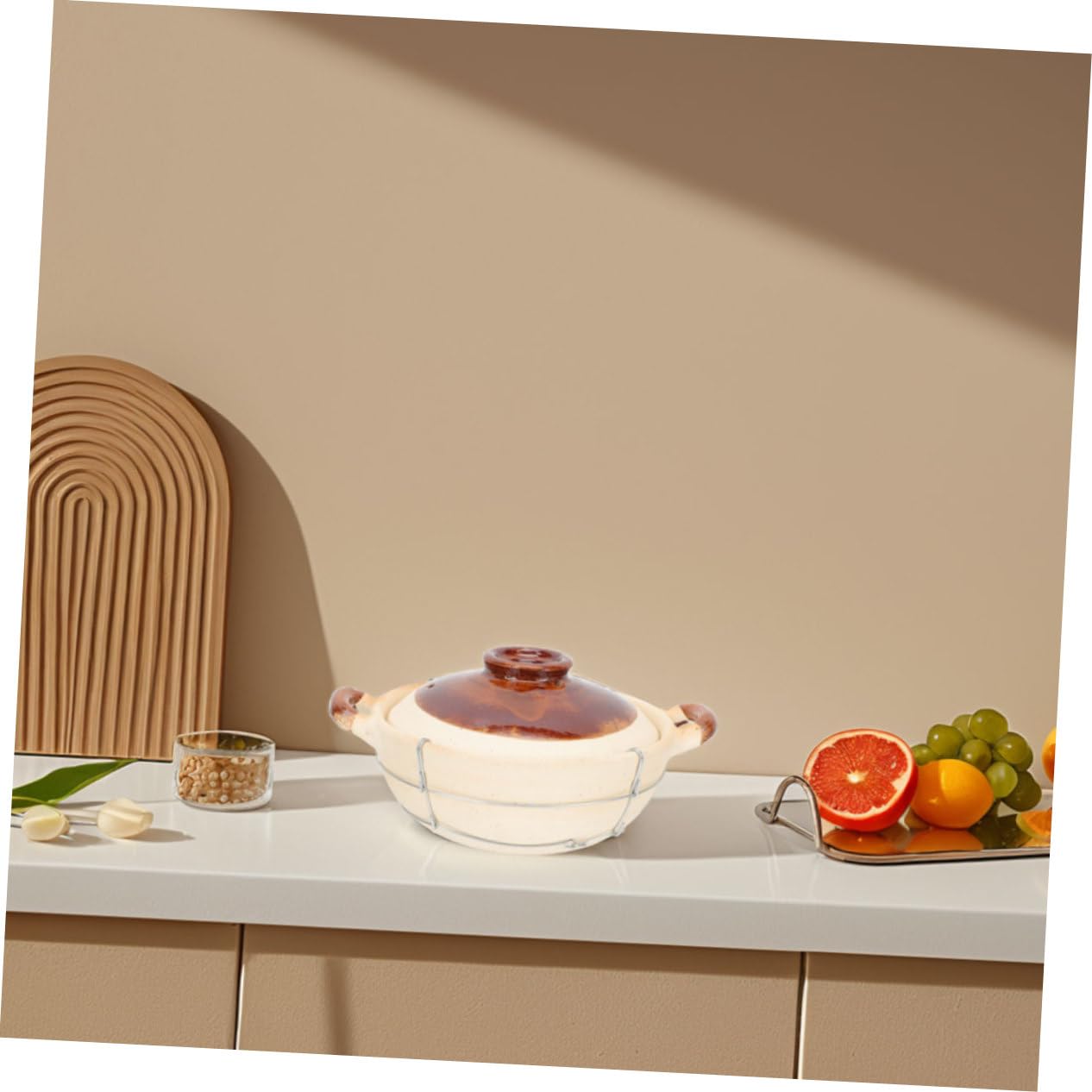 Cazuela de Barro con Asa, 2 Piezas, Beige, para Guisos | Arcilla y Hierro, Resistente a Altas Temperaturas, Diseño Ergonómico del Mango