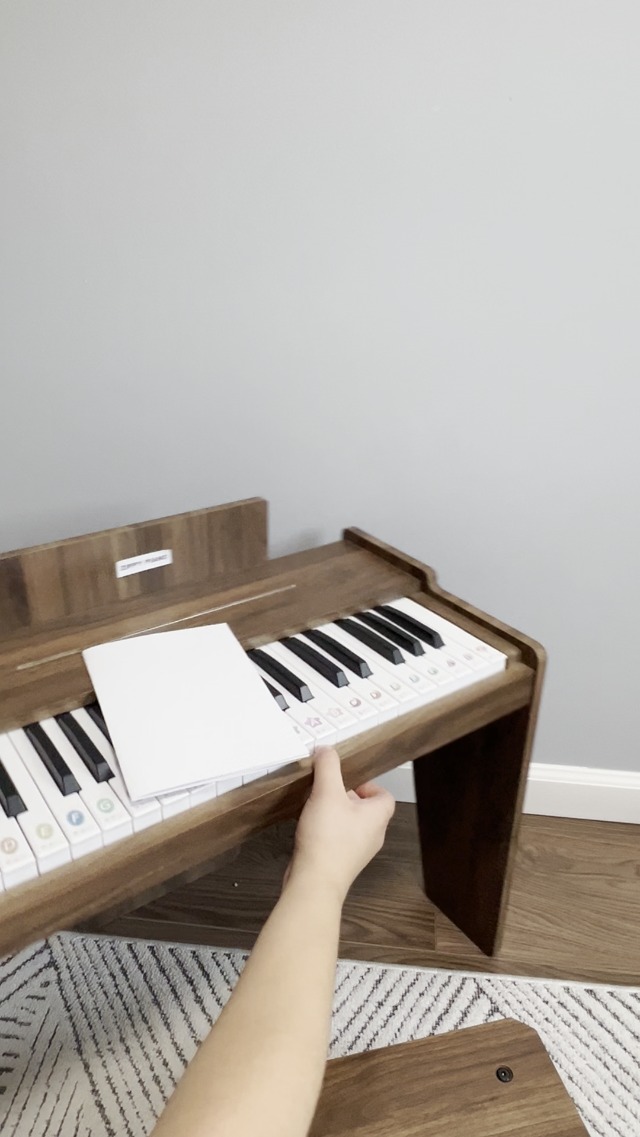 Watch Full Review and Demo of the Zippy Children's piano on Amazon