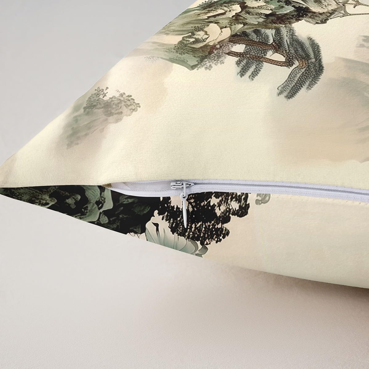 Red Crowned Crane Throw Pillow Covers 22x22 Inch Watercolor Lotus Floral Soft Square Cushion Case Chinese Painting Style Pillowcase for Room Decor Natural Scenery Pillowcase,Set of 2