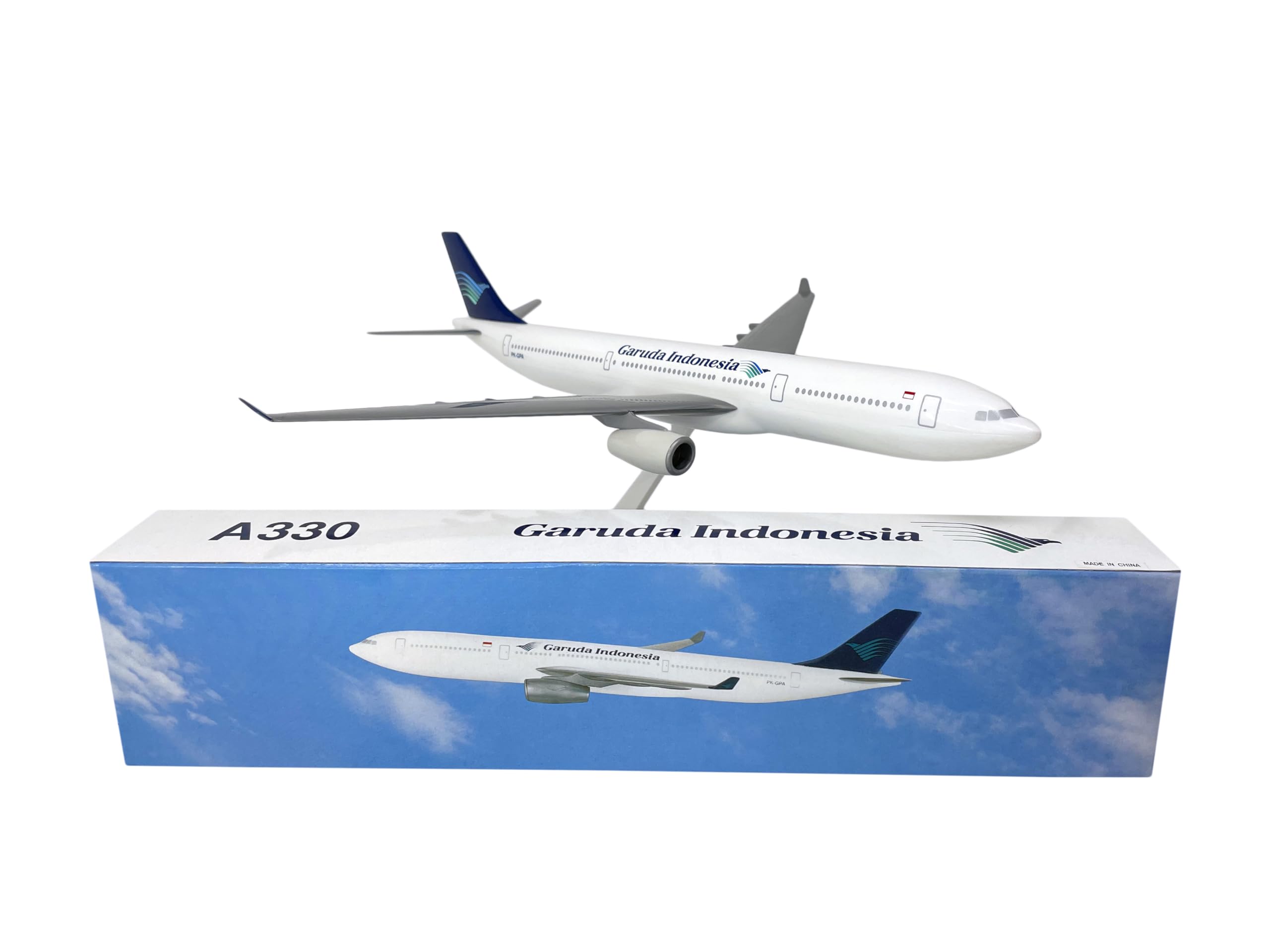 Amazon.com: Flight Miniatures Garuda Indonesia A330-300 1:200