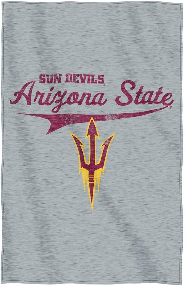 Amazon｜スウェット素材のスロー NCAA アイオワ ホークアイズ スクリプト入り 54Inch by 84Inch 1COL100010086RET｜ひざ掛け・ハーフケット オンライン通販