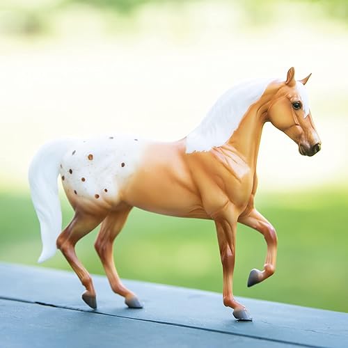 Miniatura 2 de Breyer Horses Freedom Series Effortless Grace  Juego de caballos y potros  Juguete de caballo  9.75 pulgadas x 7 pulgadas  Escala 112  Modelo #62224