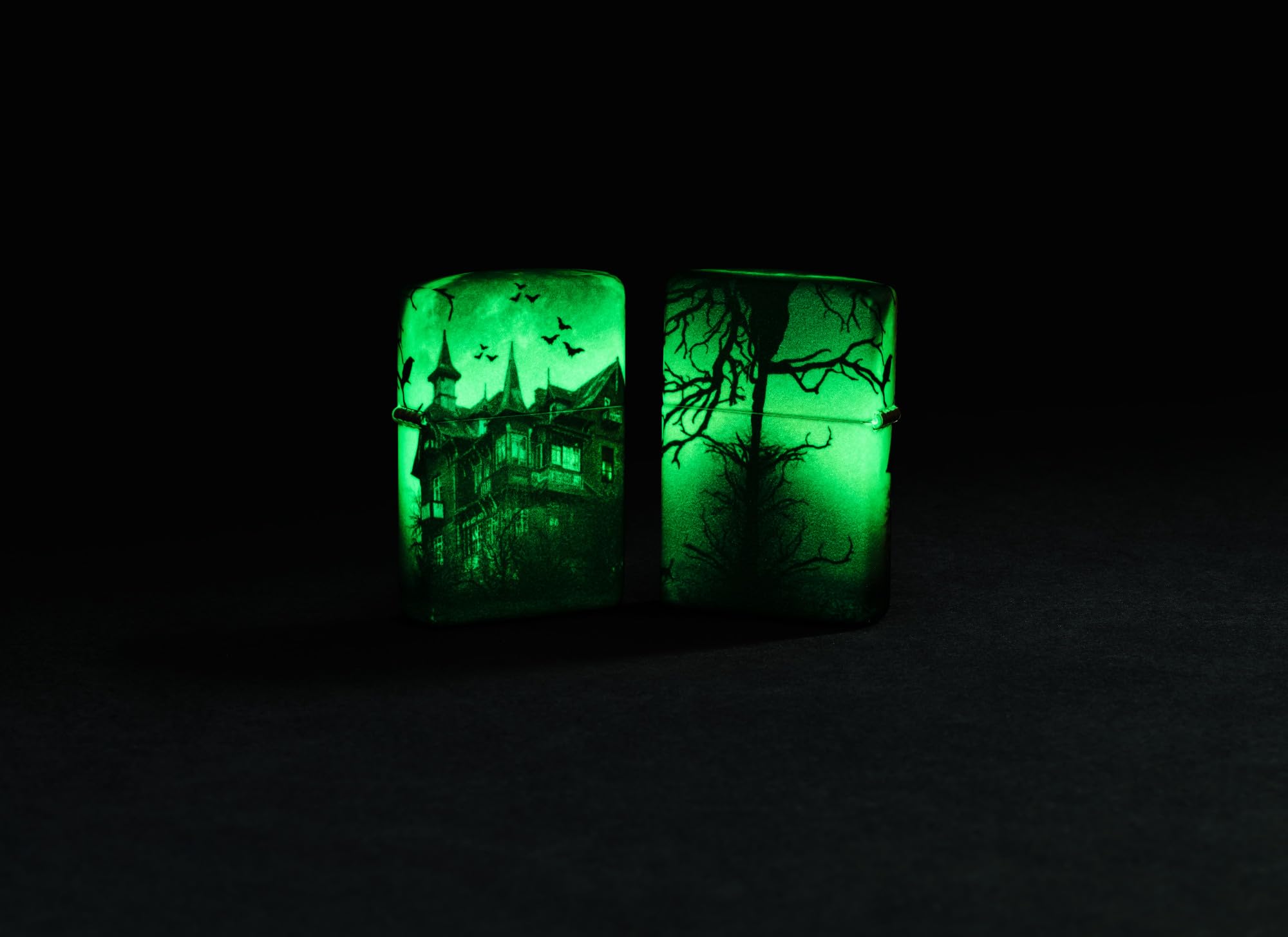 Zippo Accendino antivento Horror House, 540 colori, Glow-In-The-Dark, ricaricabile, resistente al vento, confezione regalo, made in USA