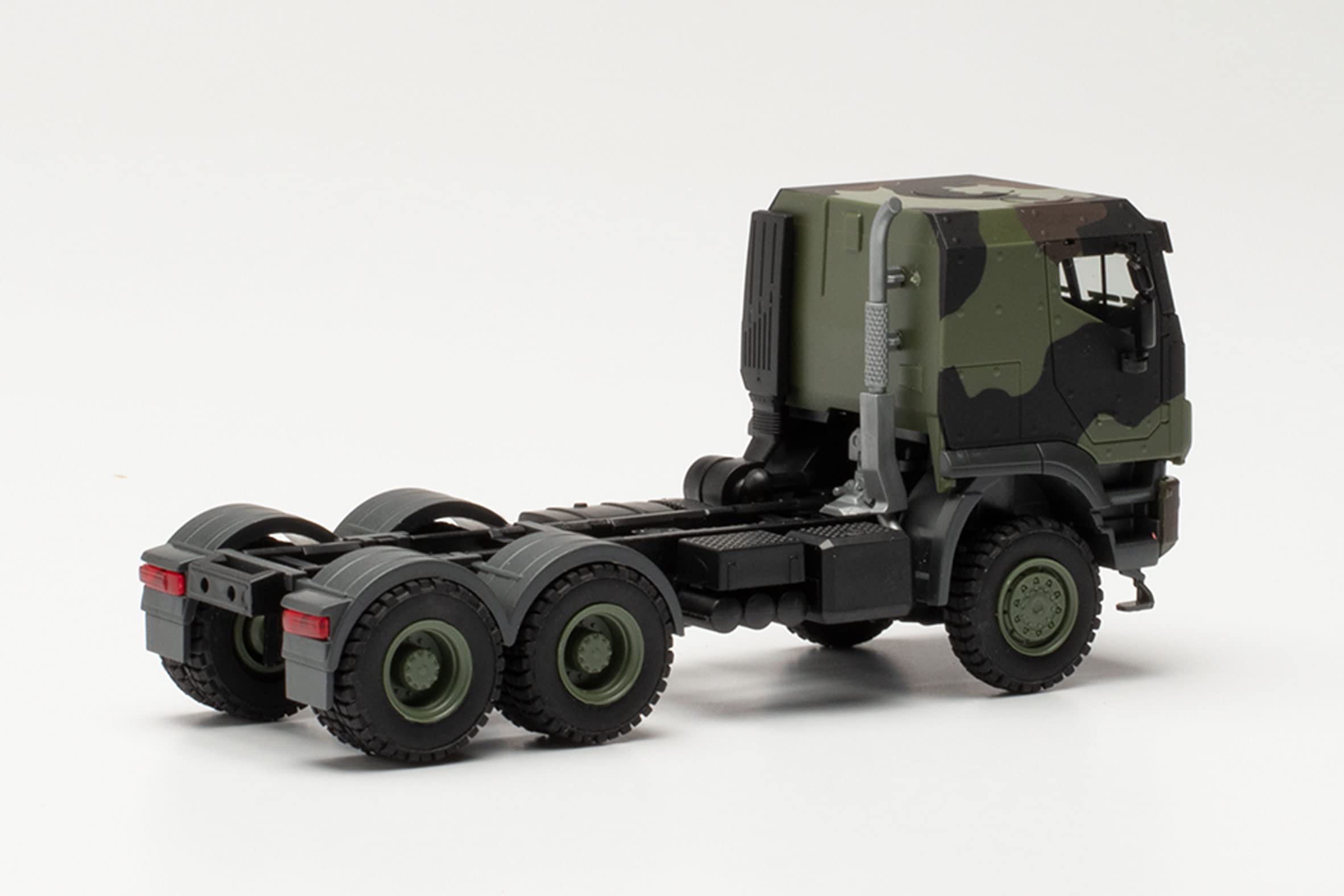Herpa Iveco Trakker protégé 6x6 Tracteur Routier Flecktarn Forces armées