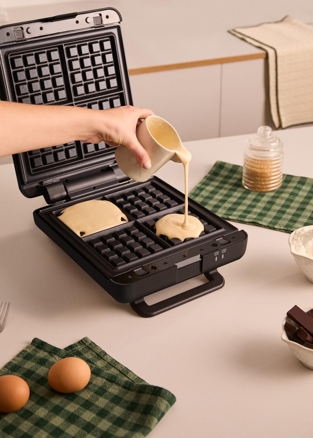 CREATE/STONE STUDIO/Sandwichera grill e waffle quadrupla nero / 3 piastre intercambiabili: Grill, Waffle e Sandwich, antiaderente, apertura 180º, 4 fette, spegnimento automatico, 1600W