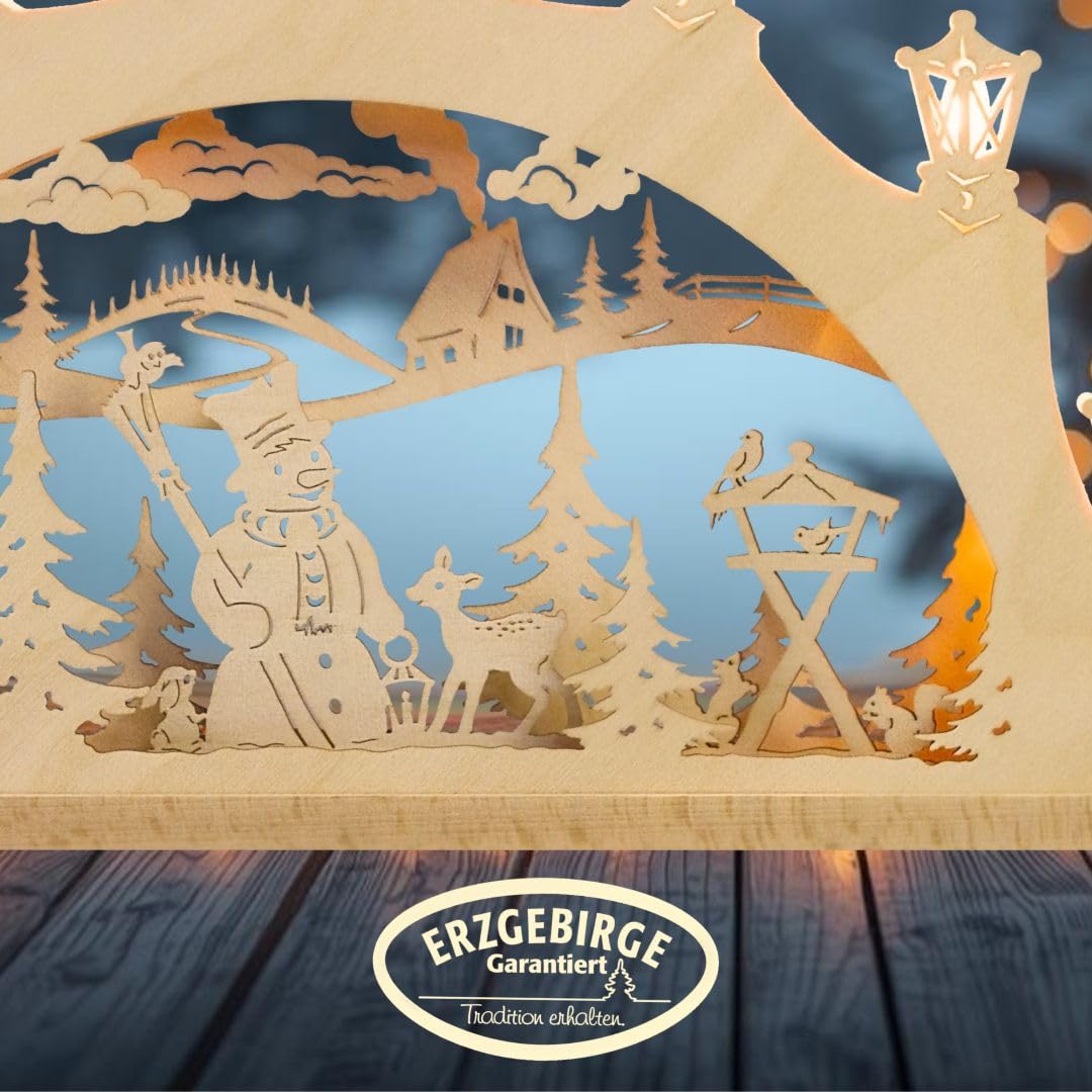 weigla - Schwibbogen original Erzgebirge I LED Lichterbogen Weihnachten I Motiv Schneemann im Wald I 7 Lampenkerzen + 1 Ersatzlampe I 7 x 34 V, 0,2 W, E10 I beleuchtete Weihnachtsdeko