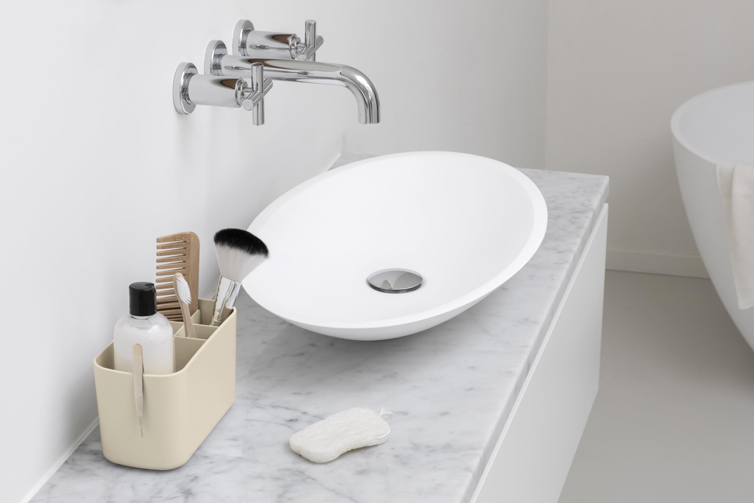 Brabantia - ReNew Portaoggetti da Lavabo - Organizzatore per Lavandino - Adatto come Portaspazzolino - Base Antigraffio - Facile da Pulire - Resistente alla Corrosione - Soft Beige - 20 x 10 x 11 cm