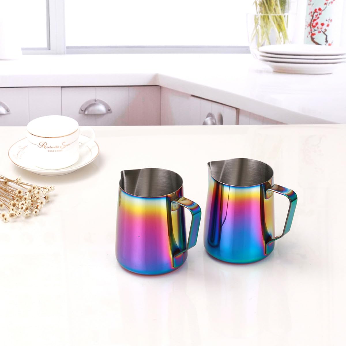 2piezas Jarras de Leche de Acero Inoxidable y Tazas Coloridas para Espumar Leche y Café Uso Hogar Bar Restaurante Fáciles de Limpiar