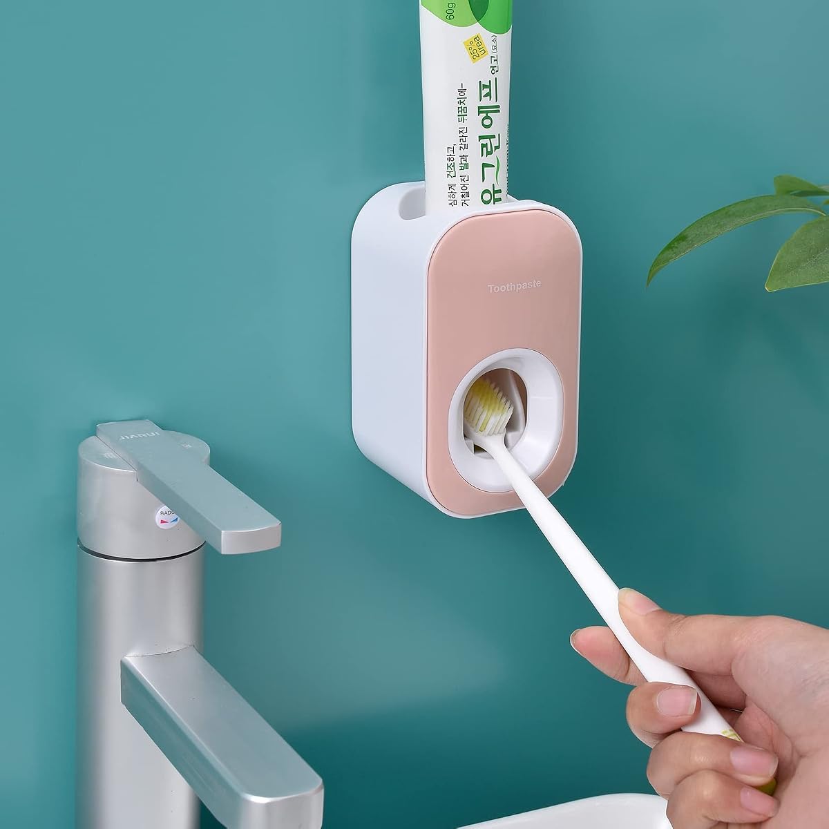 Dispensador automático de pasta de dientes montado en la pared para baño, exprimidor de pasta de dientes para niños y ducha familiar por Mr. Thumbs (1 unidad, rosa)