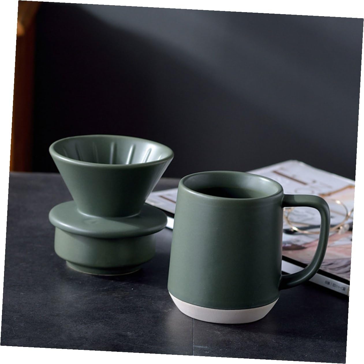 COLLBATH Keramik Kaffeefilterbecher für Handgebrühten Kaffee mit Feiner Filterfunktion und Praktischem Gebrauch im Homeoffice in Grünem Design