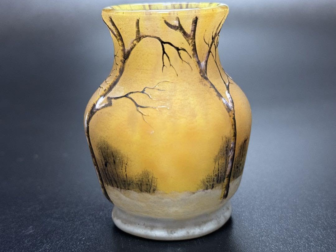 気品のある形 ドーム ナンシー 冬景色紋花瓶 グラス 異色溶かし込み