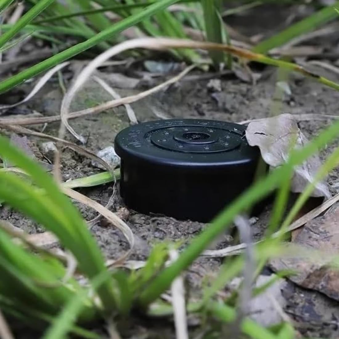 Nascondi-Chiavi da Giardino per Adulti, Contenitore di Nascondiglio Impermeabile con Paletto, Scatola di Conservazione Robusta in Plastica per Nascondere Chiavi