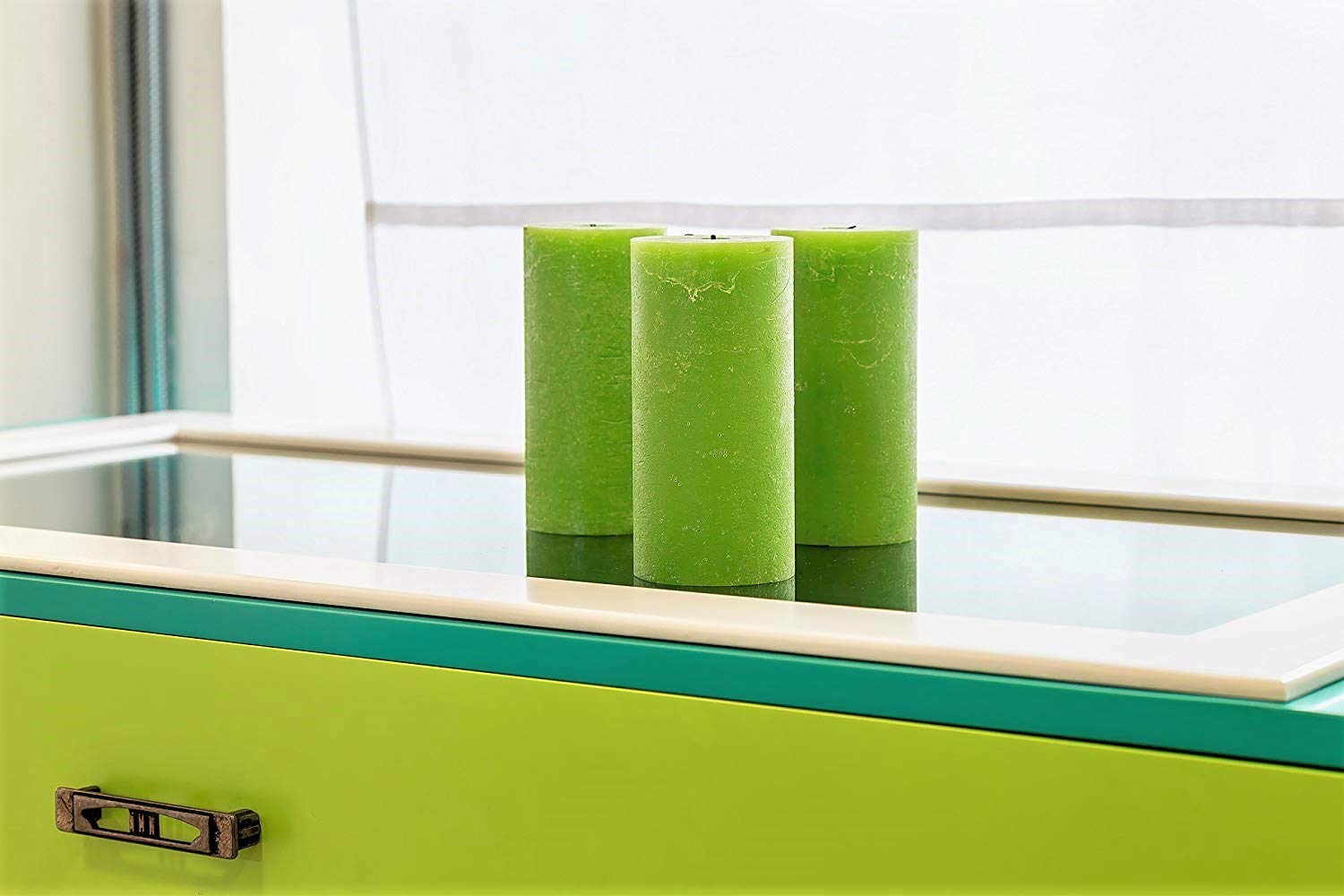 Melt Candle Company Lot de 3 Verde 7,5 x 15 cm bougies piliers Non parfuméespour mariages, Restaurants, décoration de Maison, Spa, église, mèche en Coton Qui ne Fume PAS