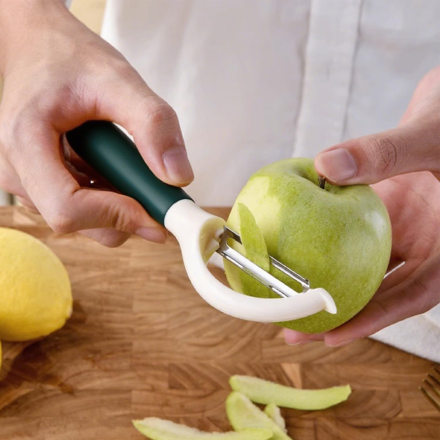 De dunschiller is gemaakt van roestvrij materiaal, gemakkelijk af te pellen en dik. Aardappelschiller, groenteschiller, asperge dunschiller, potato dunschiller