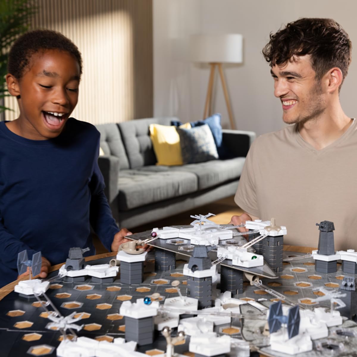 Ravensburger - Gravitrax Star Wars - Pack de démarrage - Circuits de Billes 201 pièces - Jeux de Construction dans l'univers de Star Wars - Enfant, Adute Enfant, Adulte dès 8 Ans - 23860 | GraviTrax Action Set Death Star Wars Circuit Billes 201 pièces, En