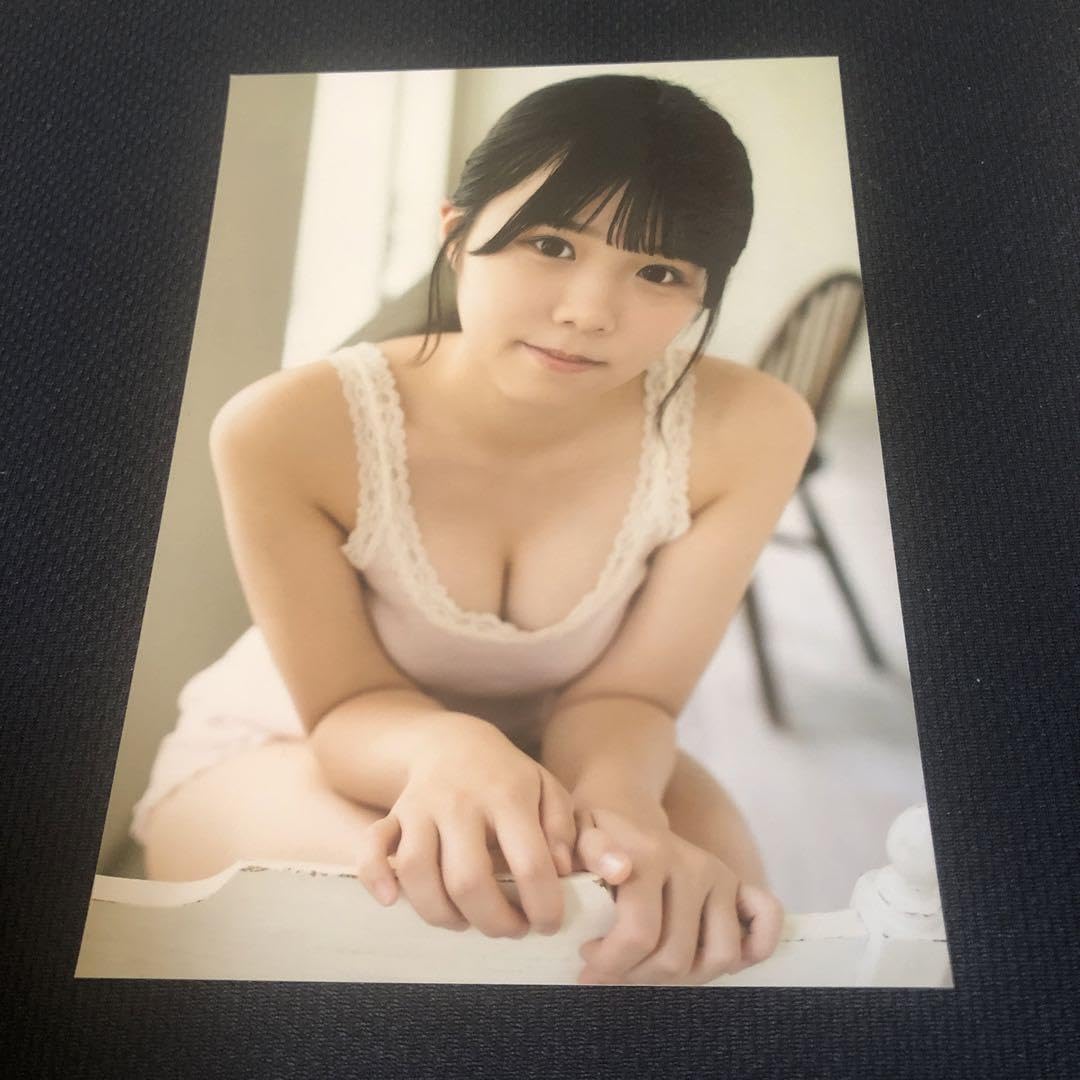Amazon.co.jp: 鈴もも 生写真3枚セット 鈴もも1stフォトブック Amazon.co.jp: 鈴もも 生写真3枚セット 鈴もも1stフォトブック