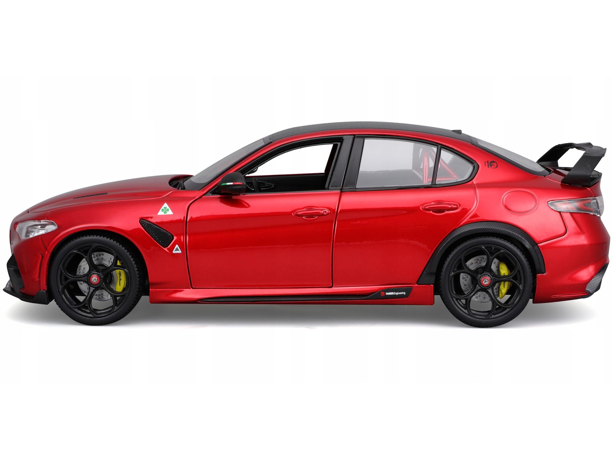 Amazon.com: Giulia GTAm Red Metallic with Carbon Top 1/18 Diecast
