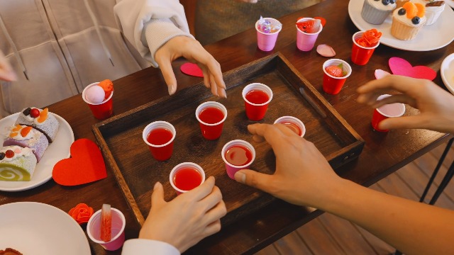Amazon.com: Roshtia 100 Pack 2 oz Red, Green Plastic Shot Glasses
