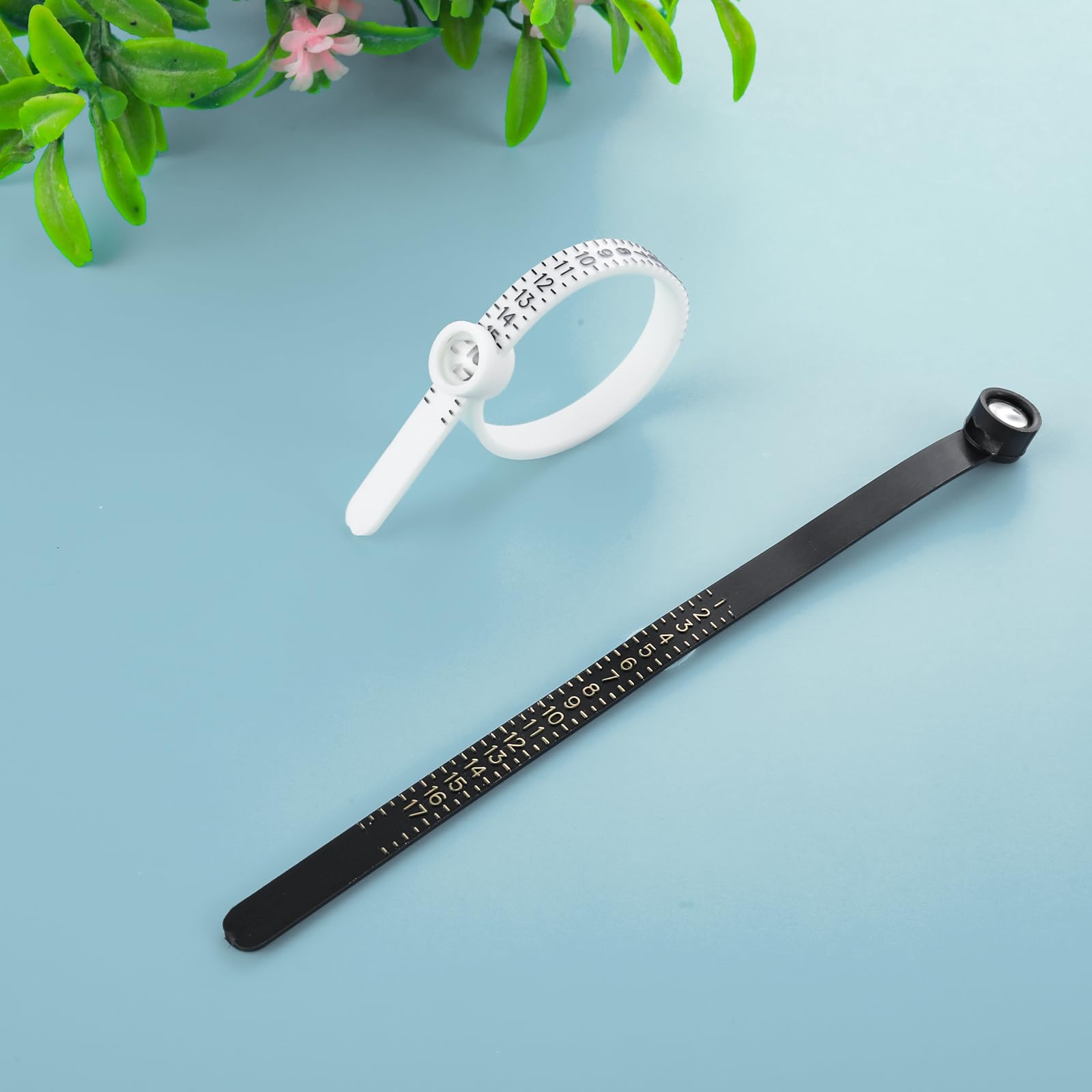 WLLHYF Narzędzie pomiarowe Ring Sizer 2 szt. czarno-białe wielokrotnego użytku palec USA miernik rozmiaru plastikowe narzędzie pomiarowe z powiększonym szkłem do rozmiaru biżuterii