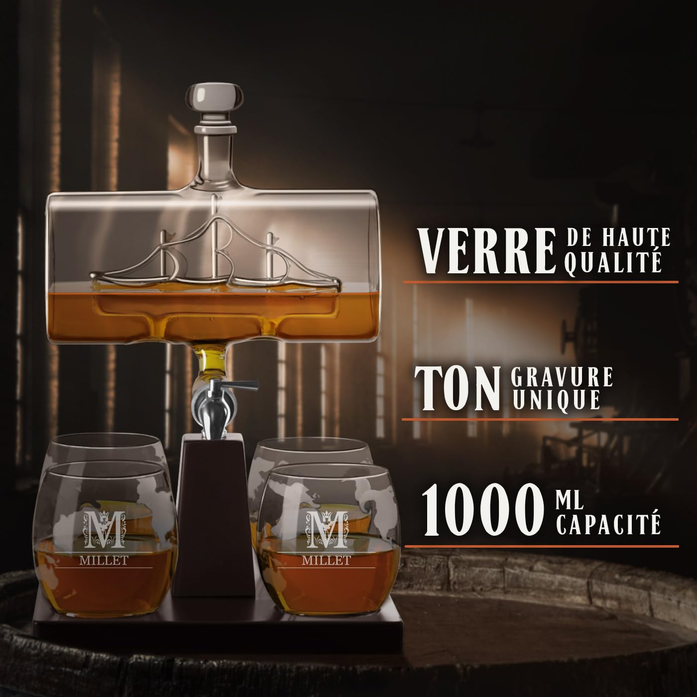 Maverton Ensemble de Carafe a Whisky et 4 Verres à Whisky Gravés - 1000 ML Original Carafe en verre - Idee Cadeau homme personnalisé - Cadeau anniversaire homme - Lettre