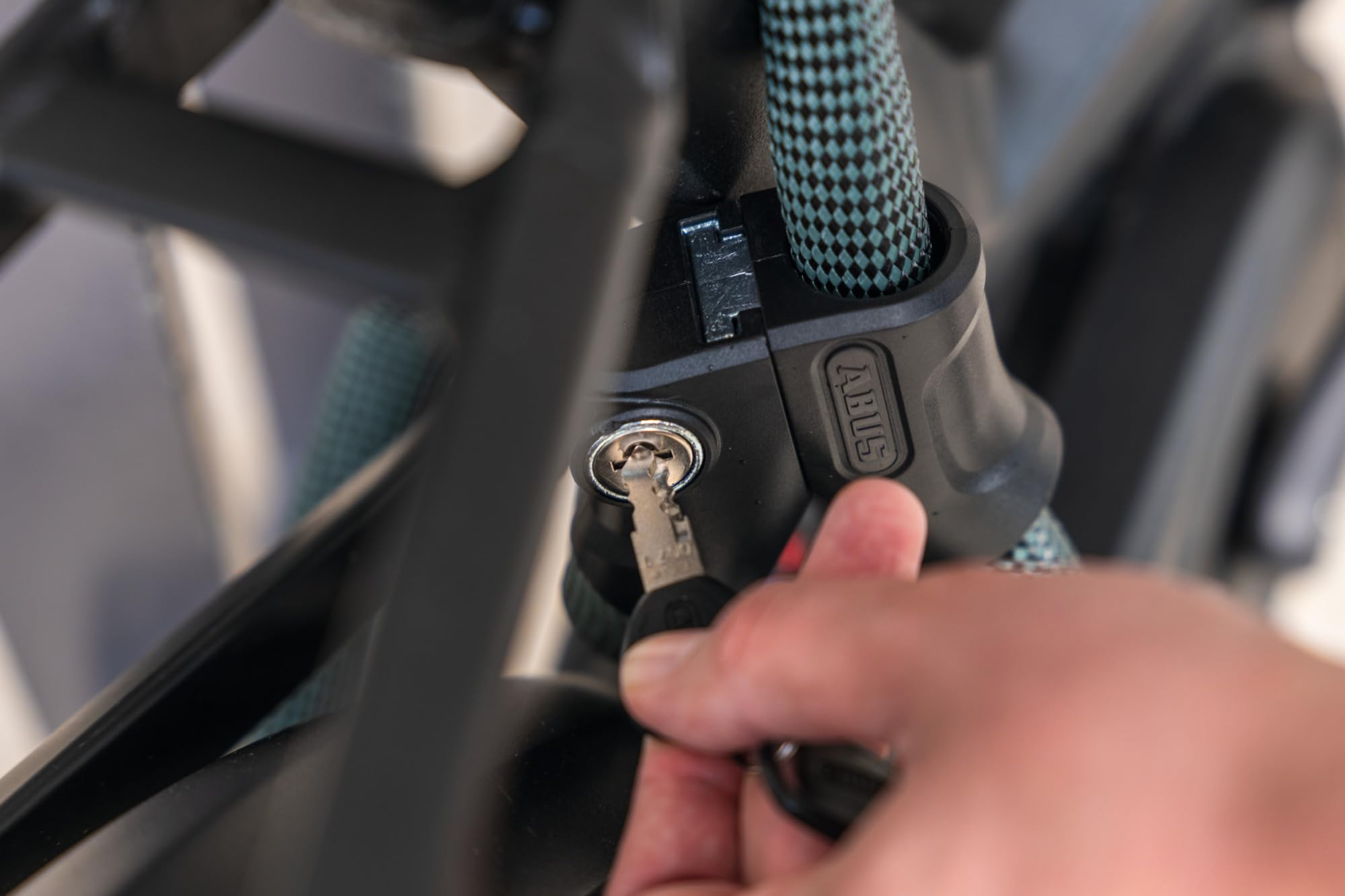 Amazon.com : ABUS Chain Lock Infinity Loop 1806 - Flexible Bicycle
