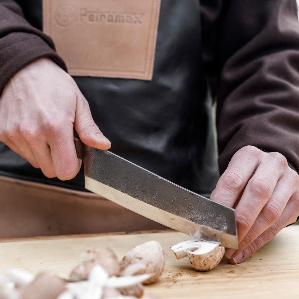 Petromax Kochmesser 17 cm - Profi Küchenmesser aus Solingen - Walnussholz | Handgefertigtes Allzweckmesser aus rostfreiem Stahl, ideal zum Schneiden, Hacken und Wiegen in der Outdoor-Küche