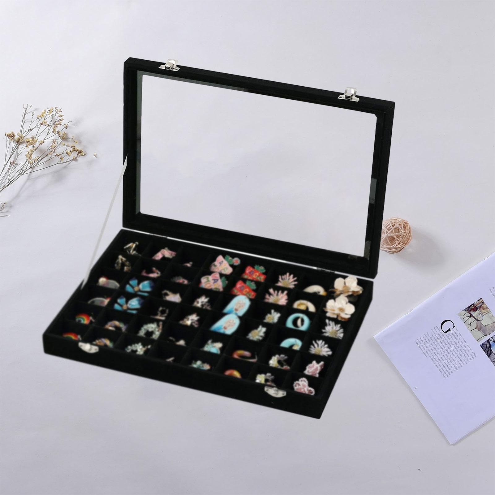 Qianly Jewelry Tray Organizer con 48 Scomparti Regolabili Porta Anelli Orecchini Collane Bracciali Custodia Robusta con Coperchio Trasparente in Tessuto, Nero