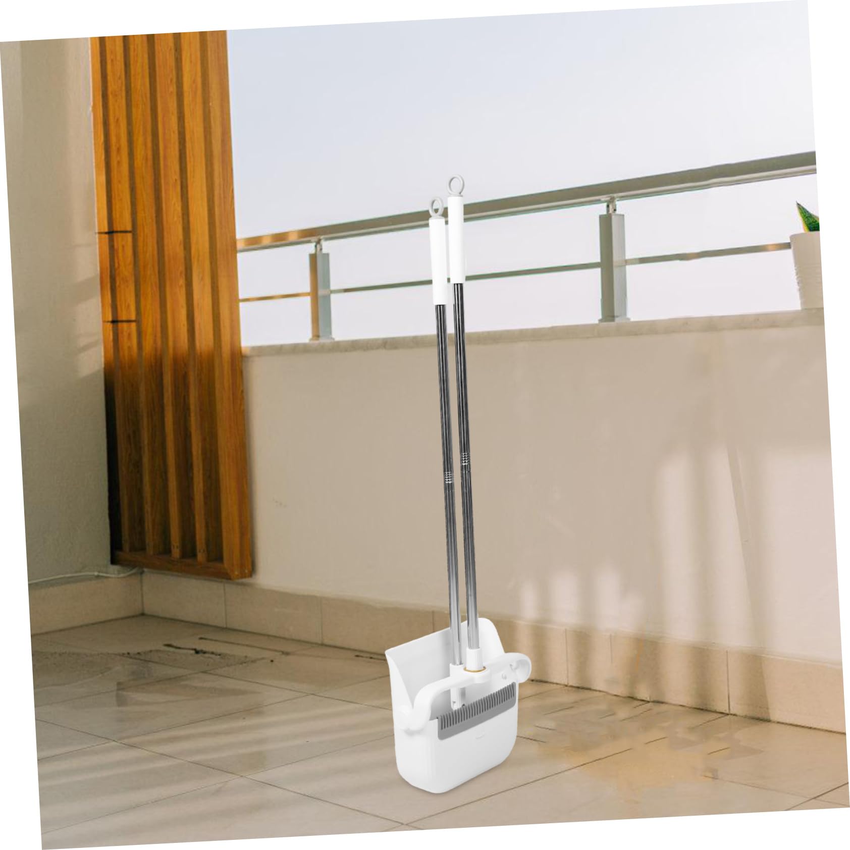 Ipetboom Juego de Escoba y Recogedor de Pie para Oficina E Interior | Plástico Blanco, Mango Ajustable, Limpieza y Diseño Compacto para Guardar sin Ocupar Espacio