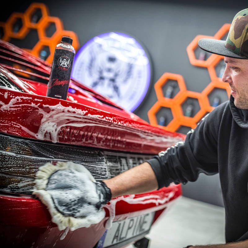 RRCustoms Bad Boys Autoshampoo mit COLA DUFT - stark schäumendes Autoshampoo löst gründlich Schmutz - pH-Neutraler Autoreiniger - effektive KFZ Reinigung - 5 Liter