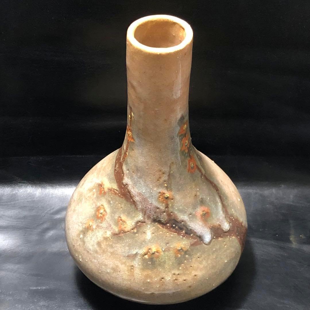 美しい古美術◾️蔵から見事な梅の木が描かれた釉薬どろどろね花瓶、壺、壷が出て来た。 美しい古美術蔵から見事な梅の木が描かれた釉薬どろどろ