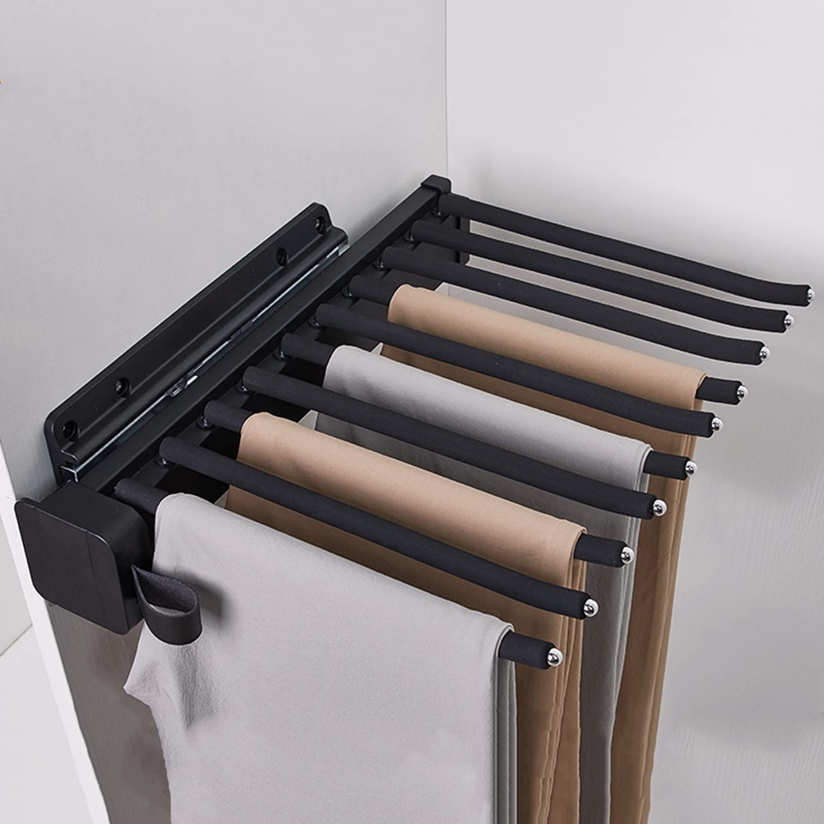 Tringle extensible pour gagner de l'espace dans l'armoire