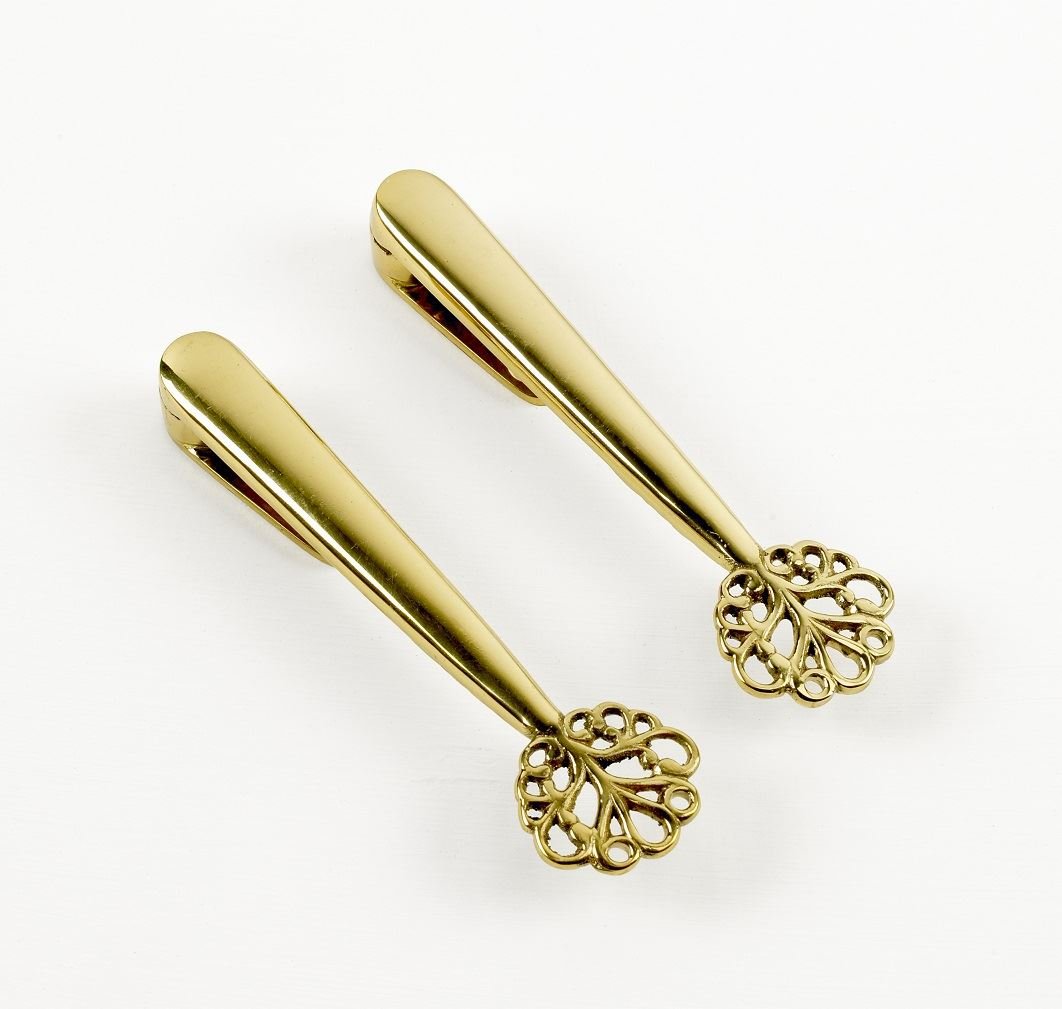 Pair of Audley Hall Polished Brass Carpet/Stair Clips - Classic Design