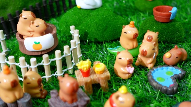 Rebellious Lot De 100 Figurines Miniatures Capybaras Pour