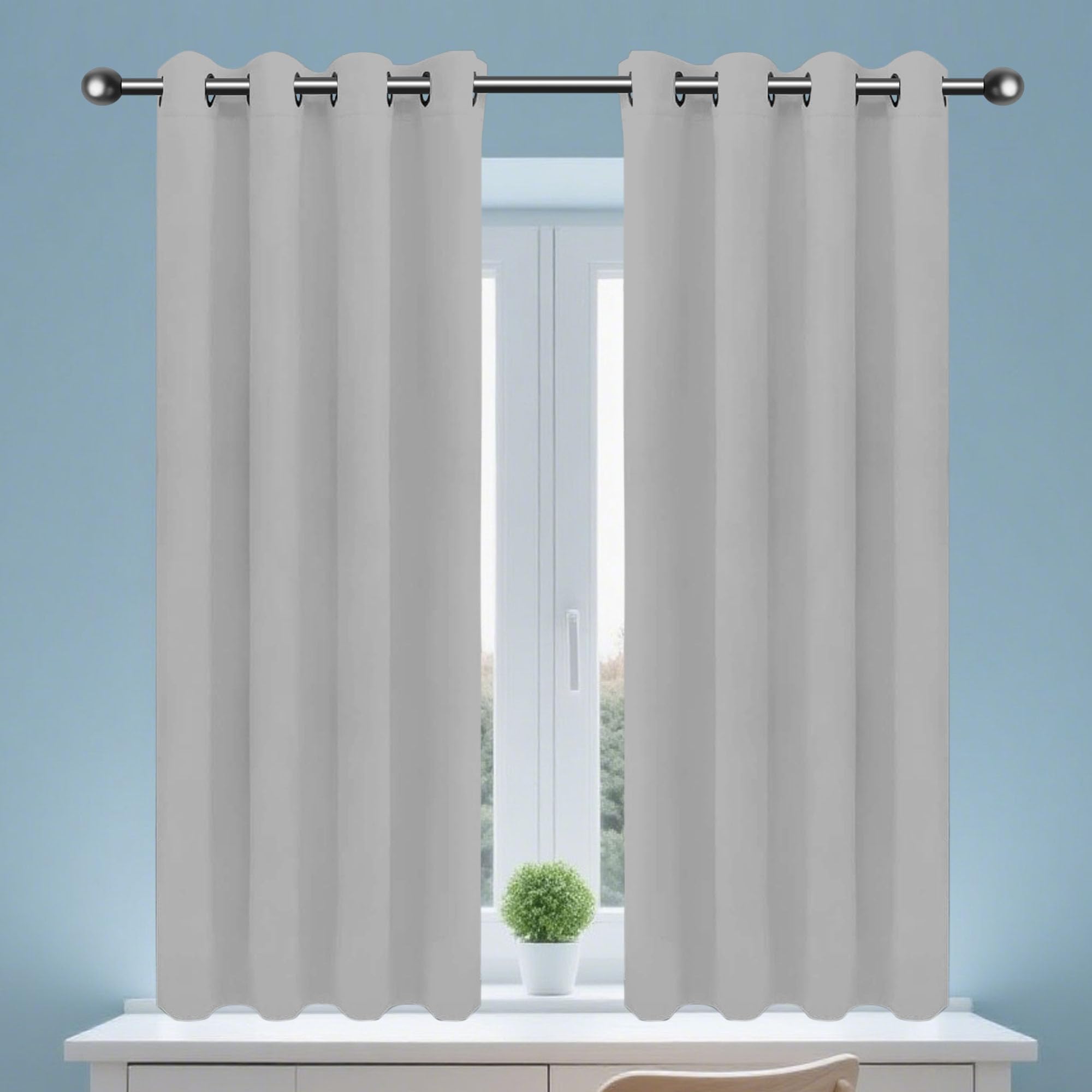 Rideaux thermiques doux et esthétiques gris clair pour décoration maison