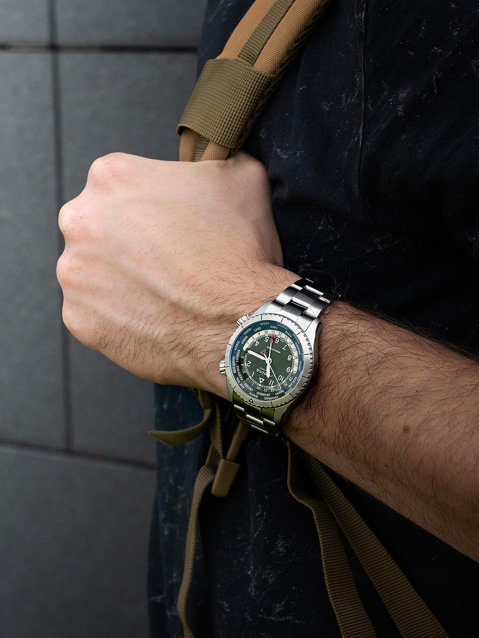 Alpina Herren Analog Quarz Armbanduhr Startimer Pilot Quartz Worldtimer Swiss Made