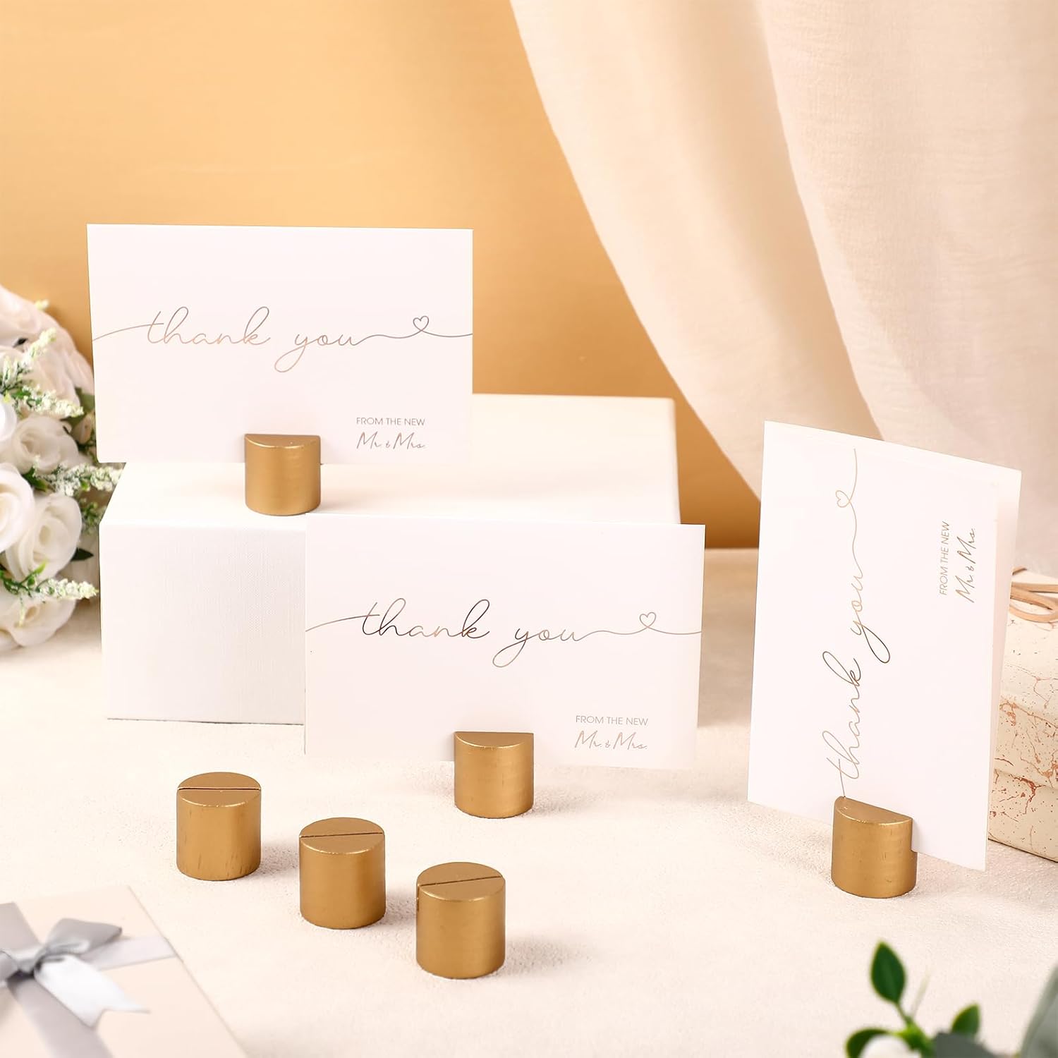 木製テーブルナンバーホルダー ウェディング木製プレースカードホルダー バルクミニシリンダーテーブルトップスタンド 紙写真メニュータグ