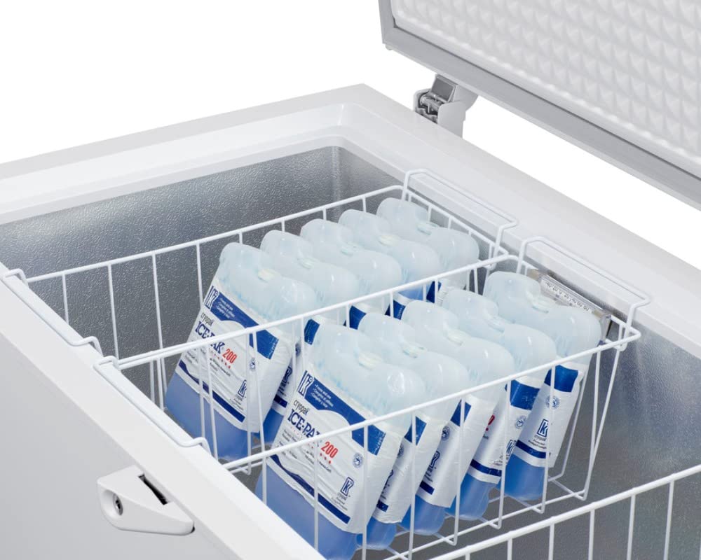 Summit Appliance Vlt104-35ºC Laboratory 10 Cu.Ft. Chest Freezer With Stainless Steel Corner Guards, Nist Calibrated Thermometer, Manual Defrost, Digital Controls With Alarm And Lock, White on Fridge.com - View 5