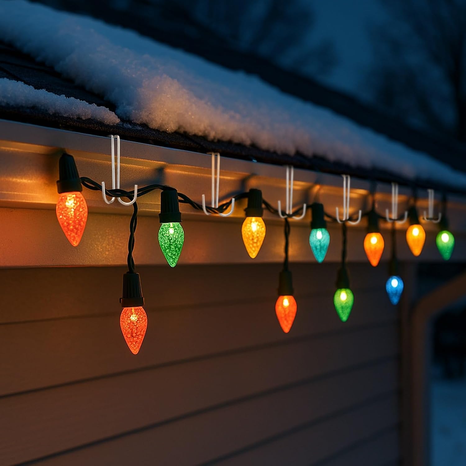 Therwen 50 Pcs Christmas Gutter Light Clips Outdoor Metal Hanging Gutter Hooks Weatherproof Christmas String Light Hangers for Holiday Halloween Xmas Decoration