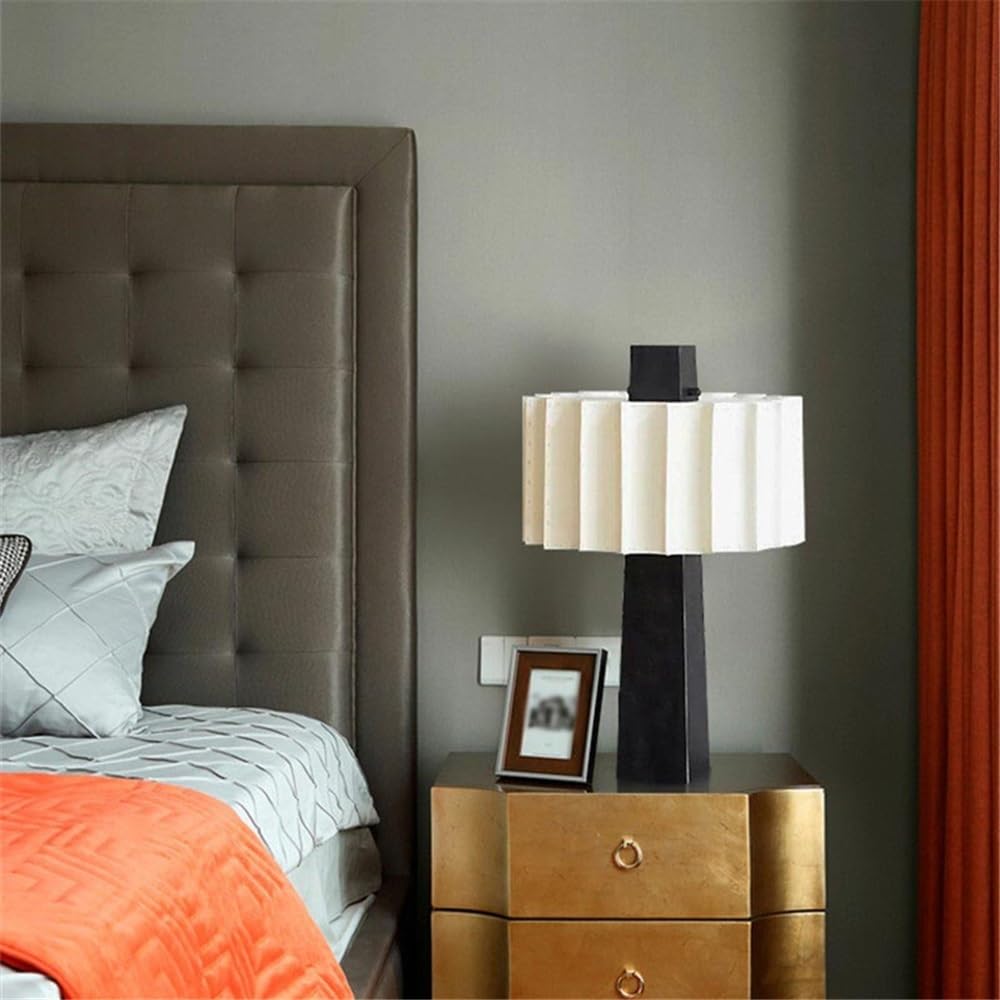 Affascinante Lampada da tavolo semplice Lampada da comodino Studio verticale Lampada da terra nera Modello soggiorno Lampade decorative Arredamento per la casa