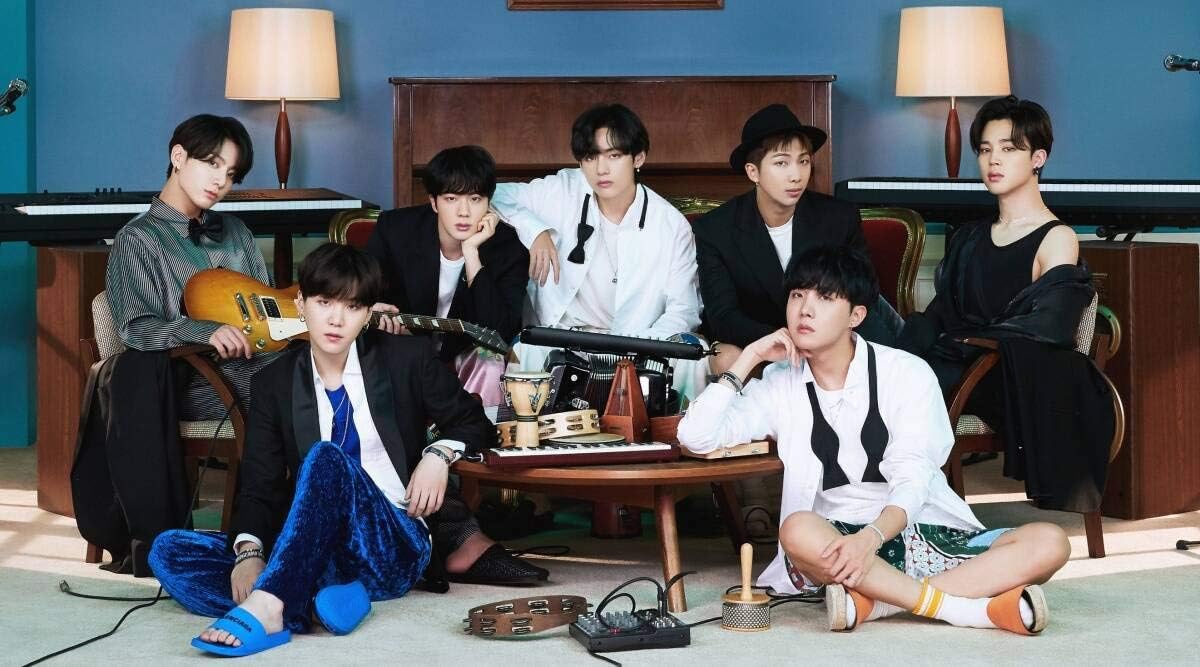 BTS CD Be Essential Edition + 1p pôster na embalagem + álbum de