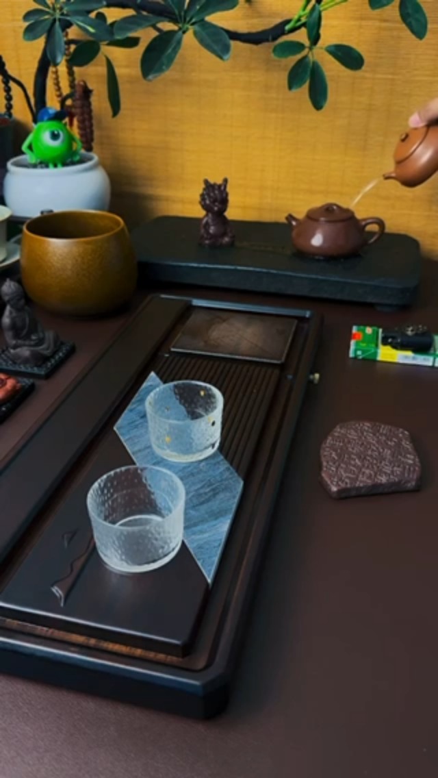 Amazon.co.jp: 【雲南省産】古樹生普洱茶 50g 箱入り｜ 希少な逸品