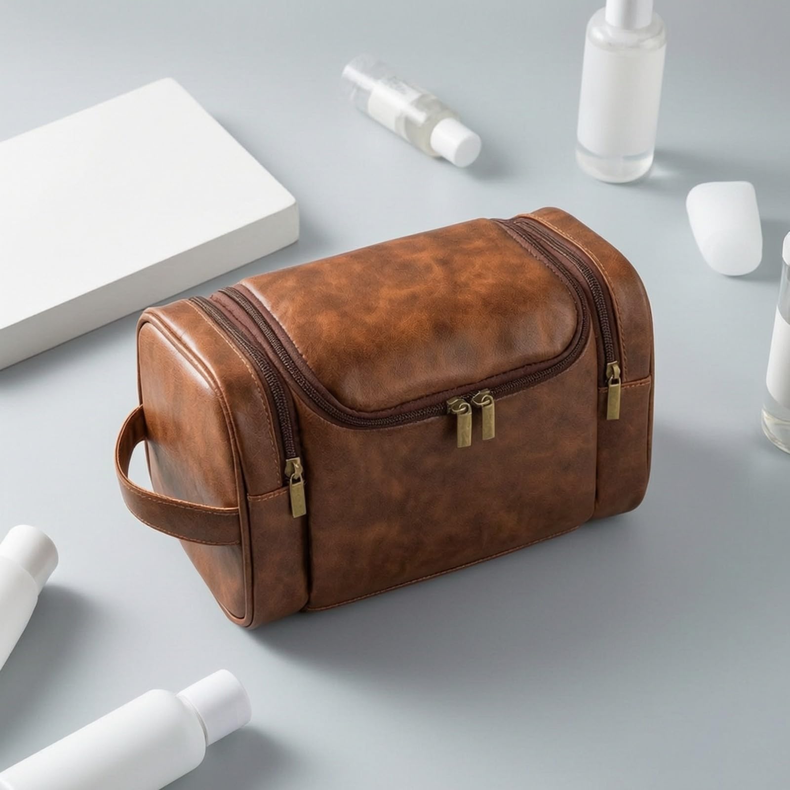 predolo Herren-Kulturbeutel aus PU Praktisch Dreilagige Reisewaschtasche Strukturiert Reisewaschtasche mit Haken für Alltag, Tea Brown