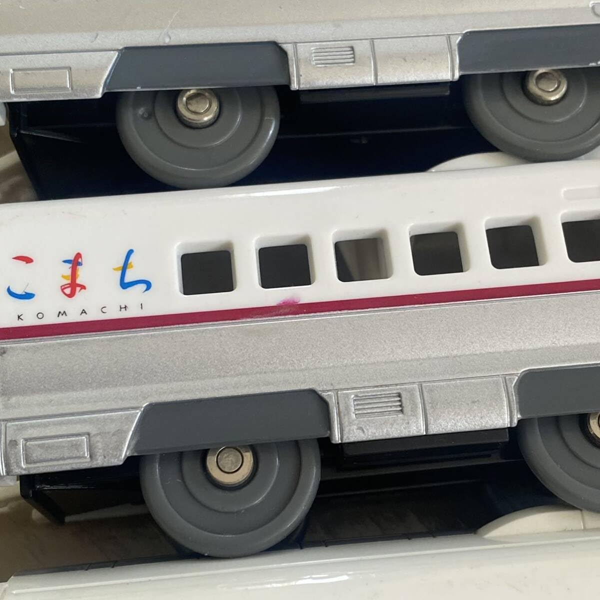 プラレール E3 こまち プラレール】E3系秋田新幹線こまちを紹介‼︎ 他にもたくさん走るよ