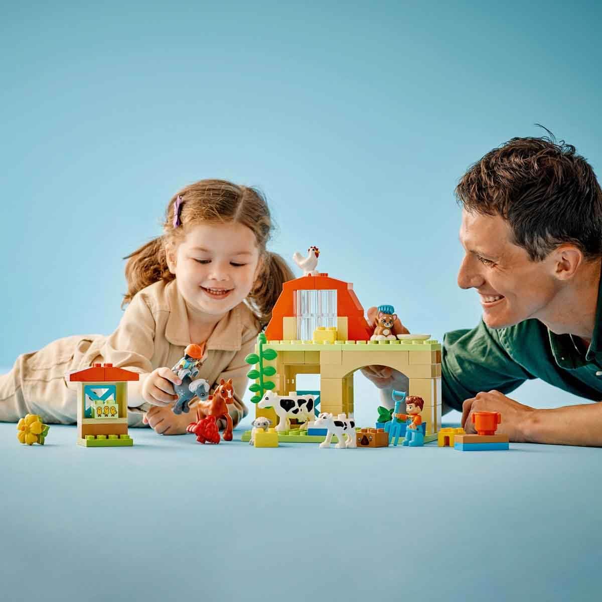 LEGO DUPLO Town Opieka nad zwierzętami na farmie, Zabawka Edukacyjna dla Dziecka z Figurkami Konia, Krowy, Owcy i Kota, Klocki Promujące Rozwój dla Małych Dzieci, Prezent dla 2-latka 10416