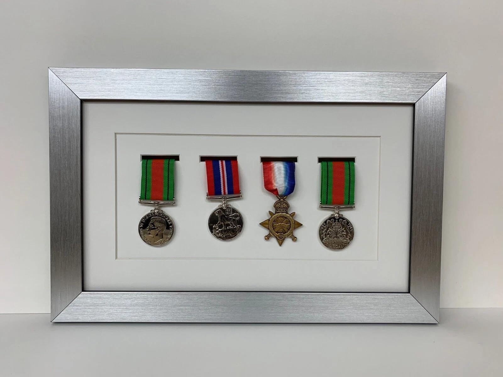 Kwik Picture Framing Ltd 4 Medal Military World War Display Frame 40x26cm, White Mount - Military Shadow Box Display Case | Army Navy RAF Memorabilia Wall Holder