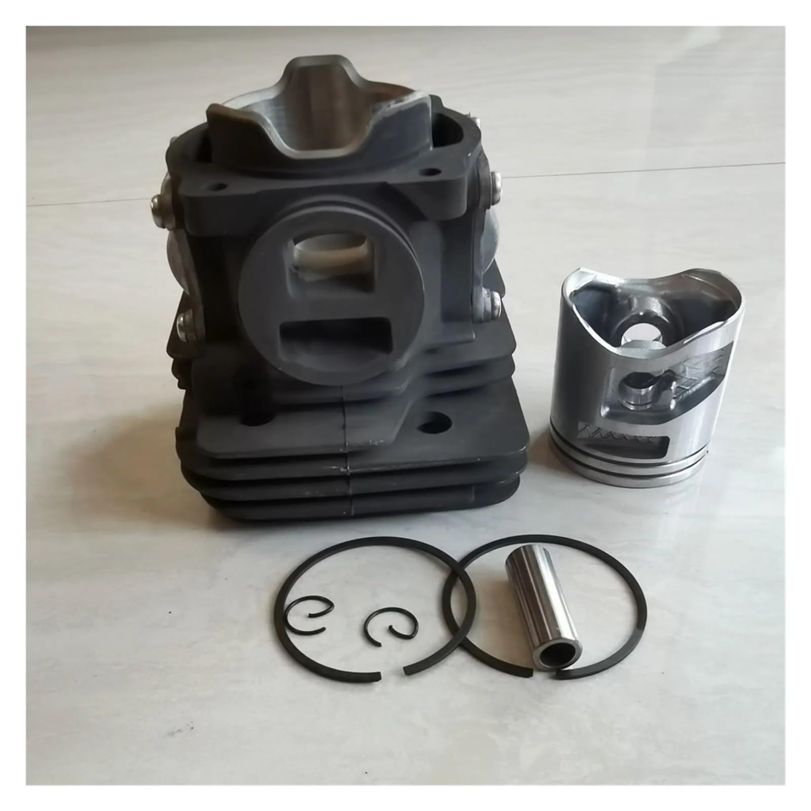 Kit cylindre-piston 372XT résout la perte de compression de votre moteur 50 mm