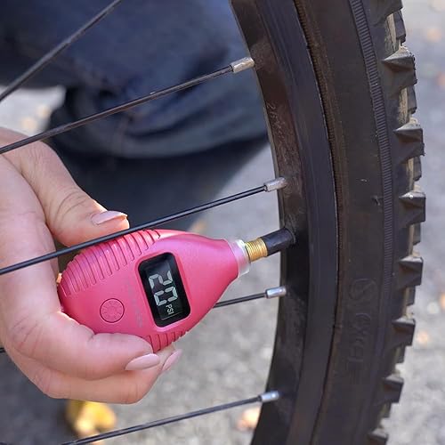 Miniatura 7 de Medidor digital de neumáticos parlante con pantalla digital LCD retroiluminada, lectura PSI de voz audible, luz LED y gancho para llavero (cereza)