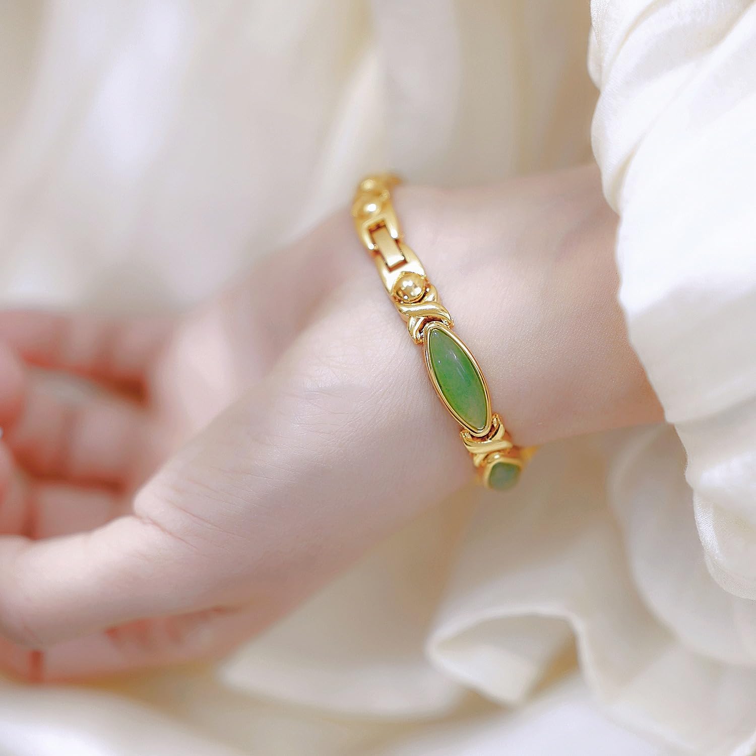 LOREO Elegant Women’s Gold Bracelet Watch Vintage Oval Dial, Waterproof Quartz Movement, Small Face Dress Watch for Ladies - Image 6