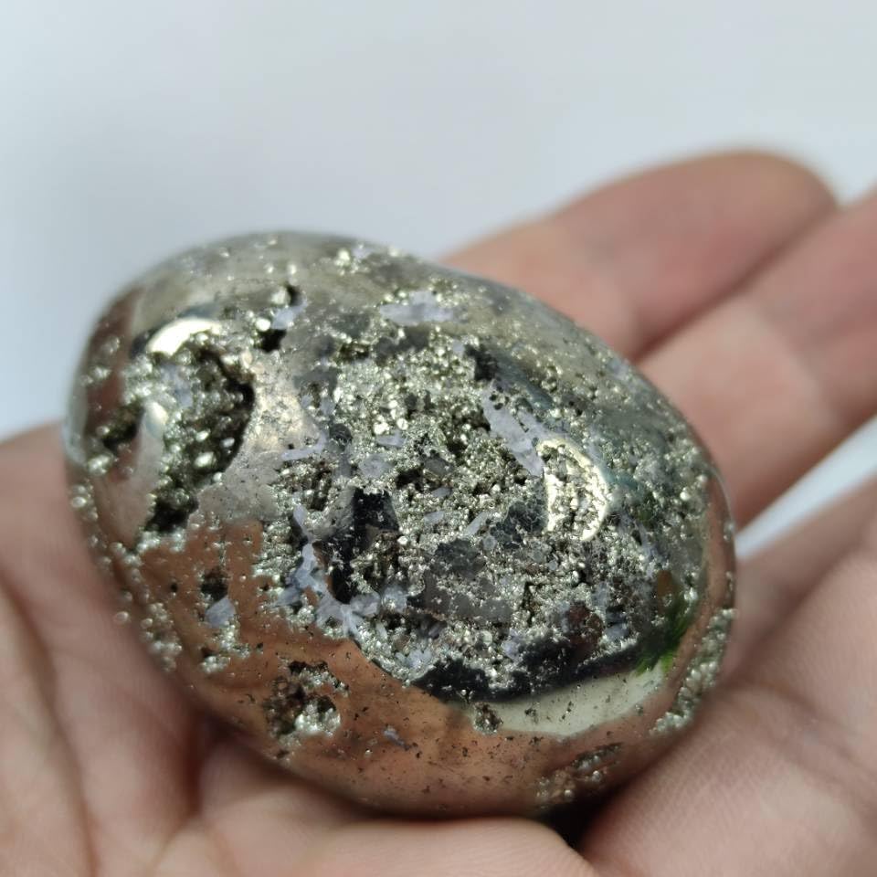 黄金鉄黄鉄鉱ジオード卵研磨天然スパークリングキューブドゥルージークリスタルクラスター標本