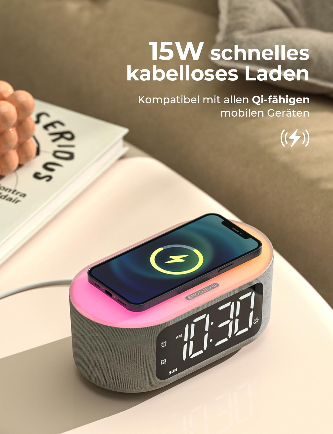 LIORQUE Digitaler Radiowecker mit Kabelloser Ladestation, Bluetooth Wecker mit Licht, 15W Fast Wireless Charger Qi, LED Display mit Auto Dimmer, 2 Wecker, Wochenendmodus, Schlafmusik